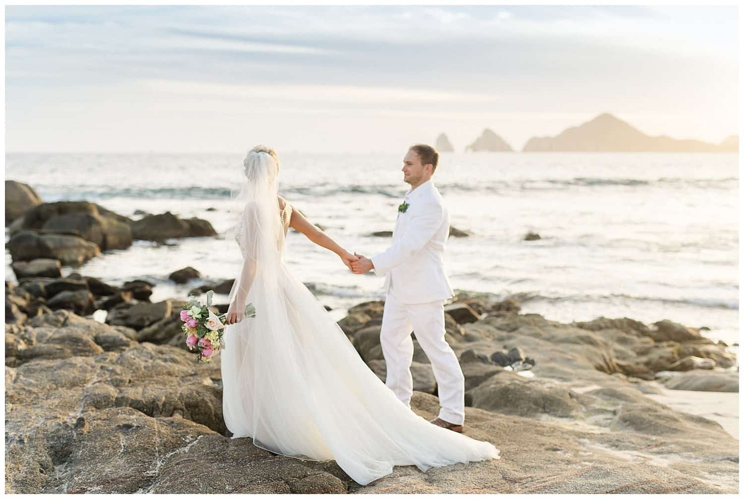 Cabo_wedding_Photographer_Sara_Richardson_Sunset_Modalisa_Wedding